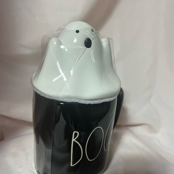 Rae Dunn NEW Halloween mug “BOO” Black with white Ghost Topper - Picture 4 of 5